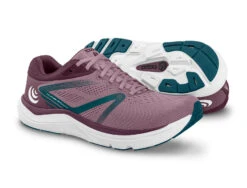 Topo Athletic MAGNIFLY 4 Road Running Shoes - Men's - Women's -Clothing Sales Store W051.Mauve Navy 03